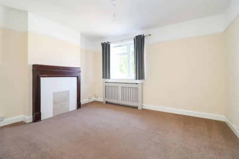 2 Bedroom Flat Near Bedford Hospital