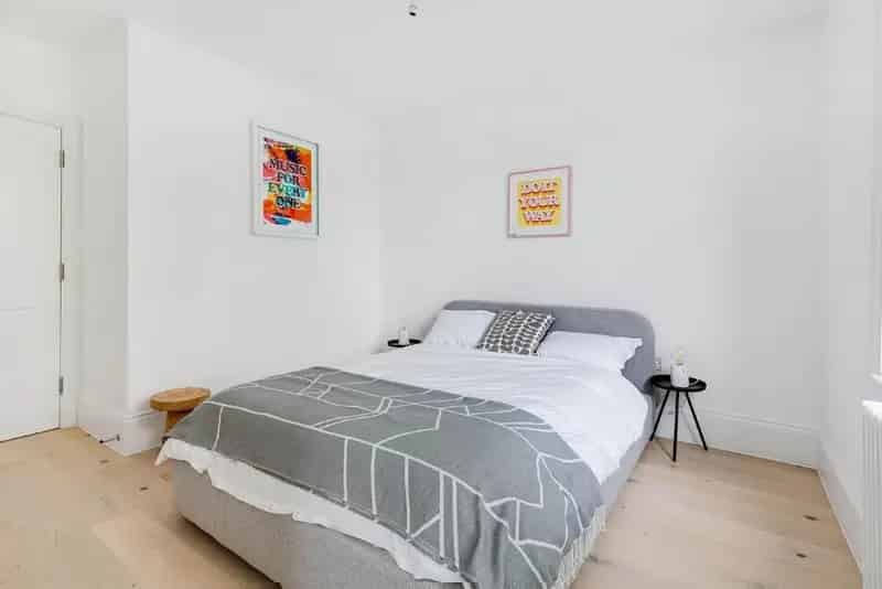 First Floor Victorian Apartment with Private Balcony
