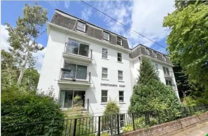 2 bedroom flat for sale