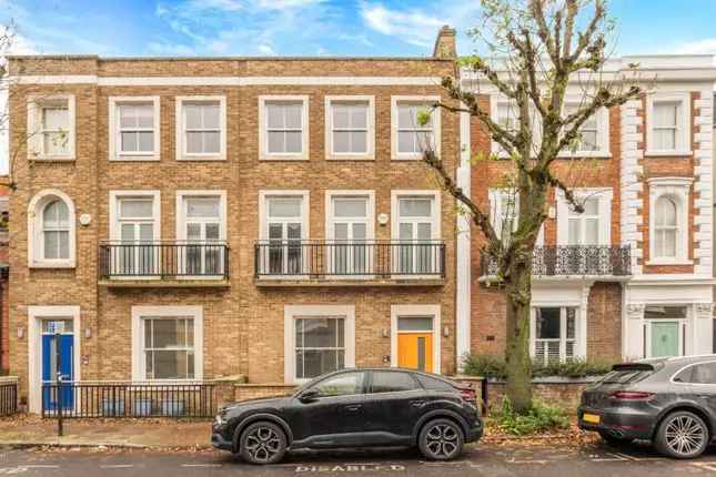 Terraced House For Sale in Kentish Town NW5