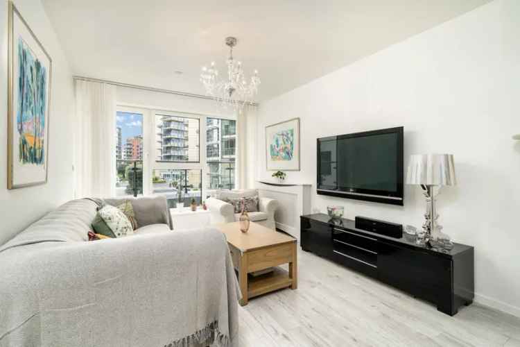 Apartment For Sale in London, England