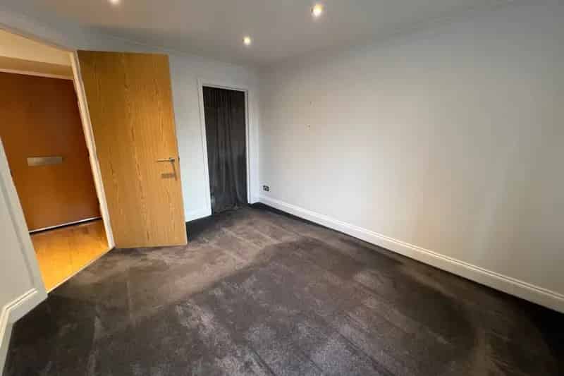 Two Bedroom First Floor Apartment Near Hertford North Station