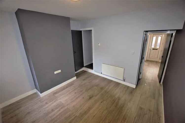 3 bedroom end of terrace house to rent