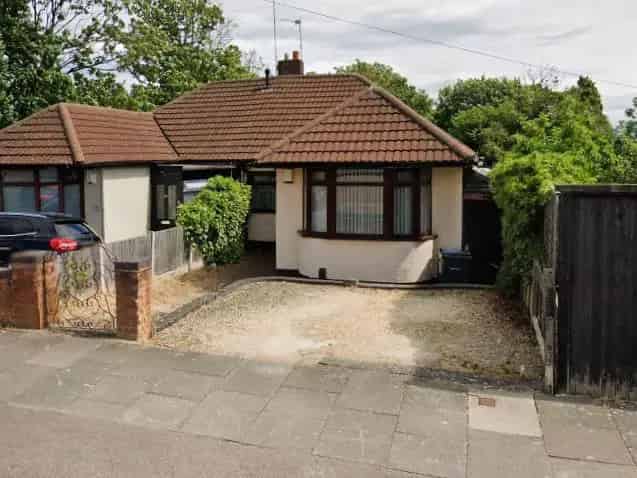 2 Bedroom Semi-Detached Bungalow Sheldon NO ONWARD CHAIN