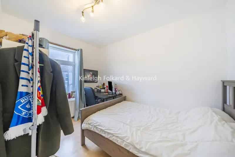 3 Double Bedroom House Near Tooting Broadway Tube