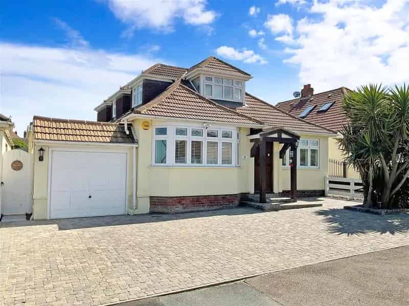6 bedroom chalet for sale