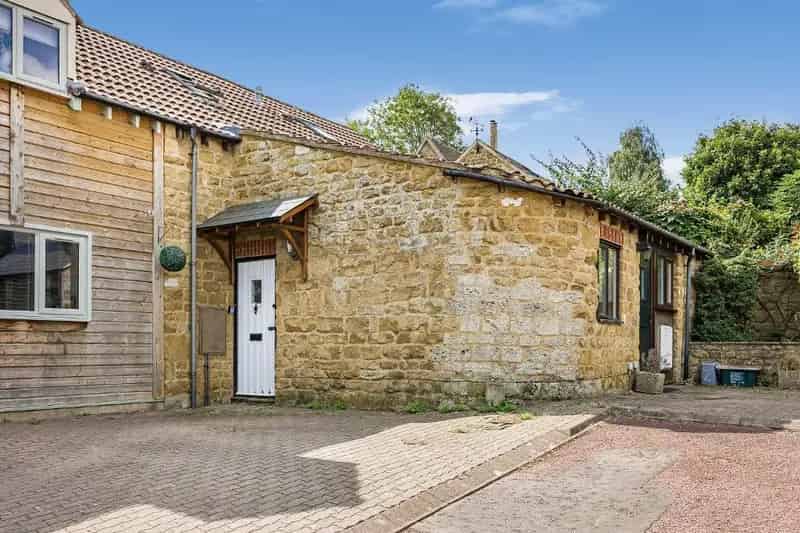 1 Bedroom Cottage for Sale in Cam Gloucestershire