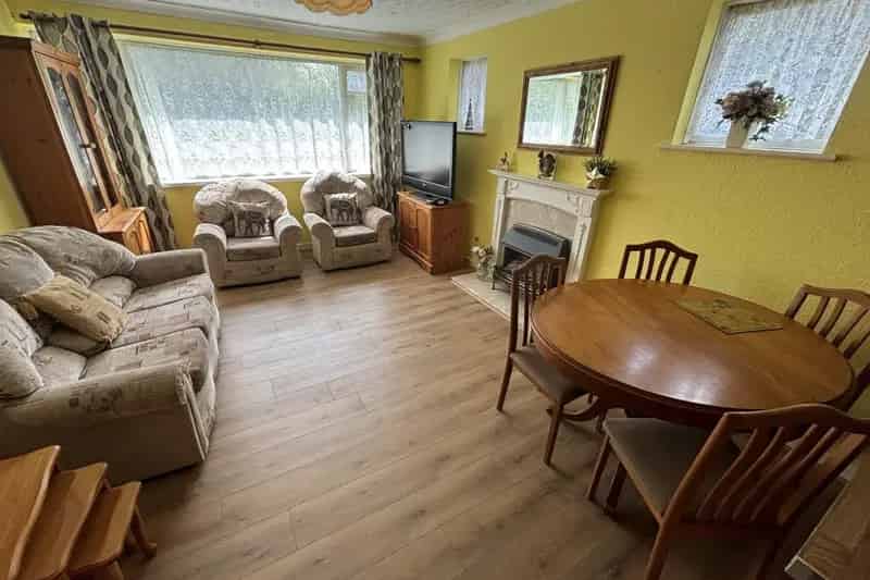 Spacious Two Bedroom Flat Bournville Available Now