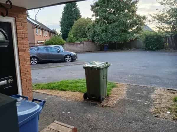 Ground Floor Wheelchair Accessible Flat Near Shops and Town Centers