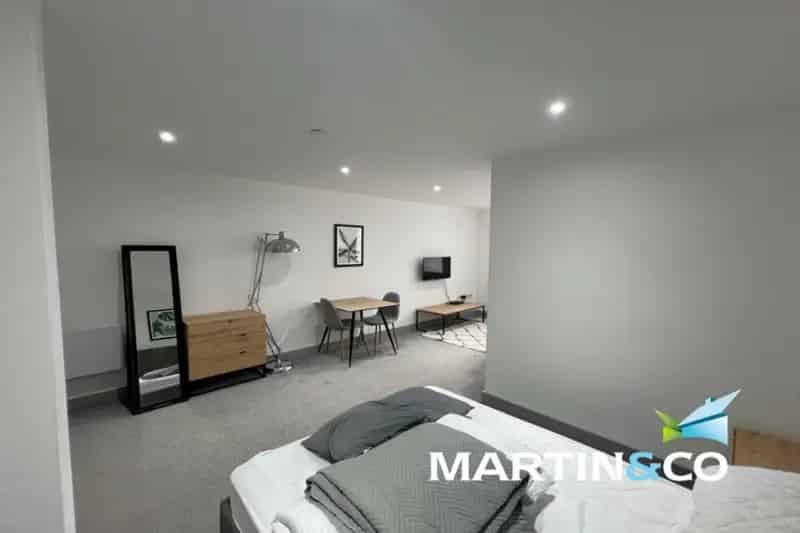 1 bedroom Flat
 To Rent
