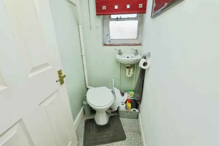 Four Bedroom Detached House with Annex 70ft Garden