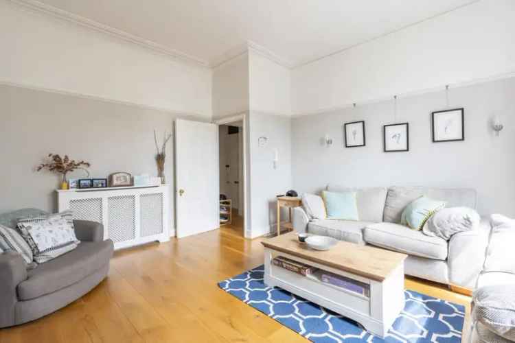 2 Bedroom Flat for Sale in Clifton
