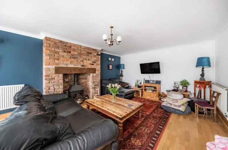 4 Bedroom Link Detached House For Sale