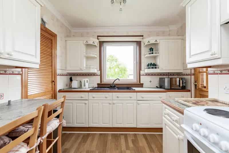 Spacious 2-Bedroom Flat near Aberdeen Hospitals