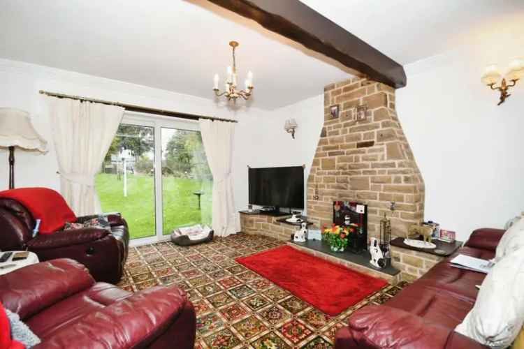 5 Bedroom House For Sale in Hardwick Wood