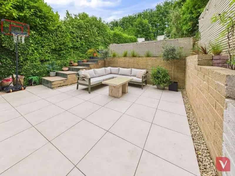5 Bedroom Semi-Detached House for Sale