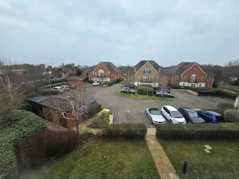 2 Bed Top Floor Apartment For Sale