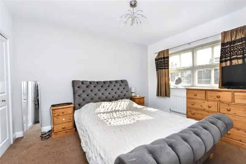 Stunning 4-Bedroom Family Home with Modern Bathrooms and Private Garden