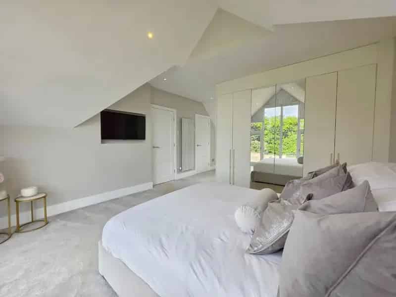 5 Bed Family Home For Sale Modern Open Plan Living Double Garage