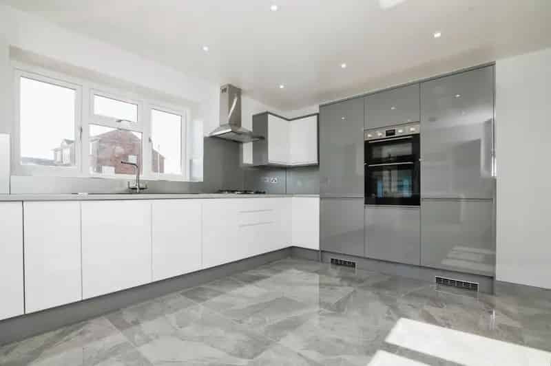 Stunning New Build Semi Detached Property 3 Floors Family Home