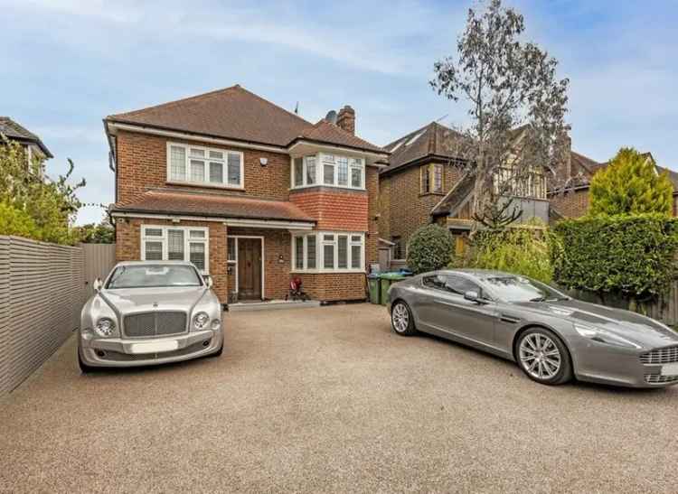 Six Bedroom Detached House for Rent 2910 sq ft Gated Driveway Large Garden