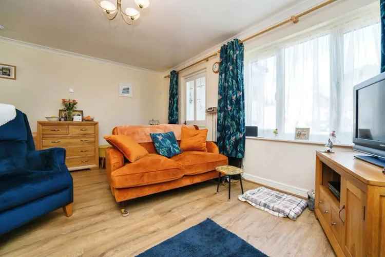 3 Bedroom End Terrace House Stratton Near Cirencester