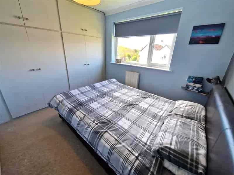 2 Bed Flat for Sale Near Seafront