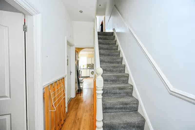 Three Bedroom Mid Terrace House Wavertree L15