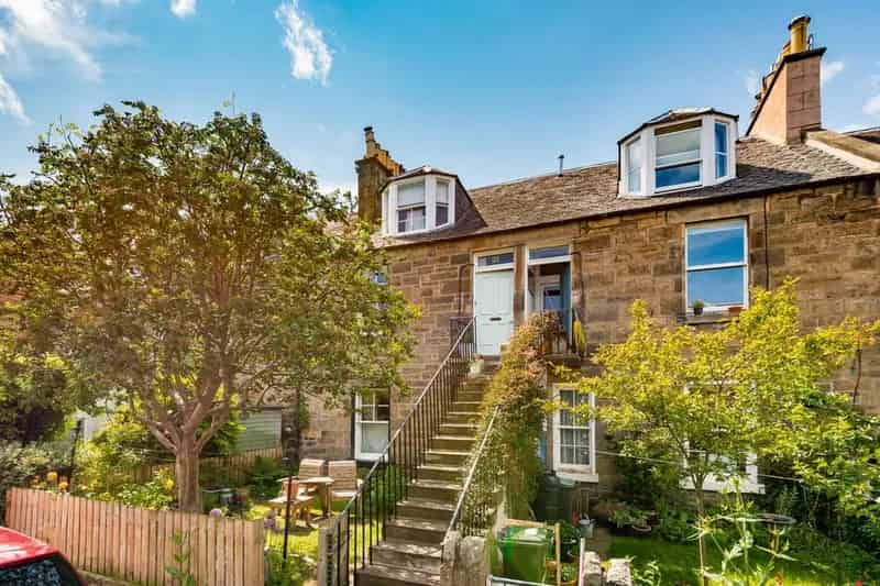 2 Bedroom Flat for Sale in Edinburgh