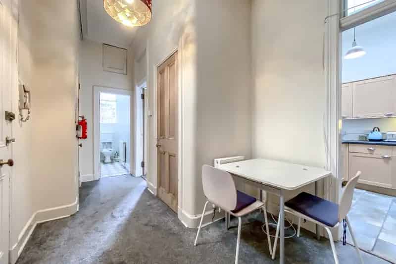 3 Bedroom Flat to Rent in Tollcross Edinburgh