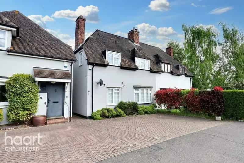 3 Bedroom Semi-Detached House for Sale in Chelmsford