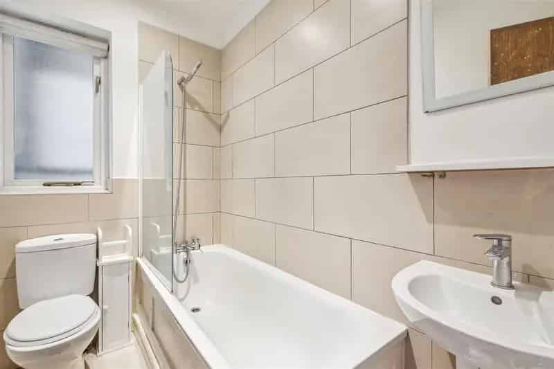 3 Bedroom Flat House to Rent in Brixton