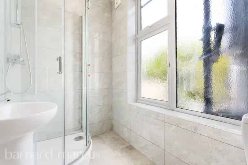 Four Bedroom Maisonette in East Sheen Zero Deposit Available