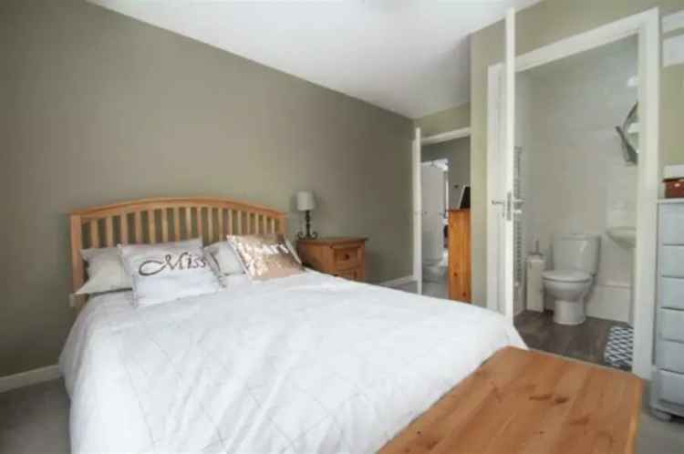 2 Bedroom Flat For Sale in Repton Park Ashford