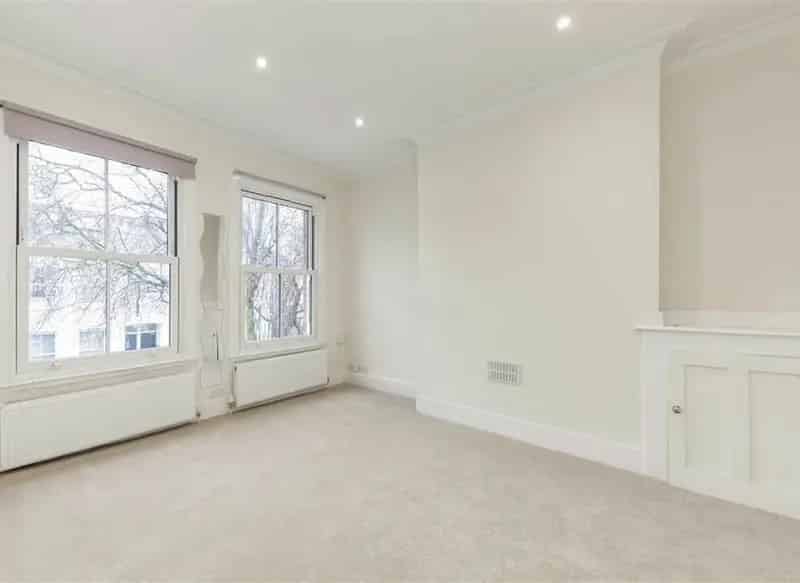 Three Bedroom Split Level Home Near Vauxhall Nine Elms