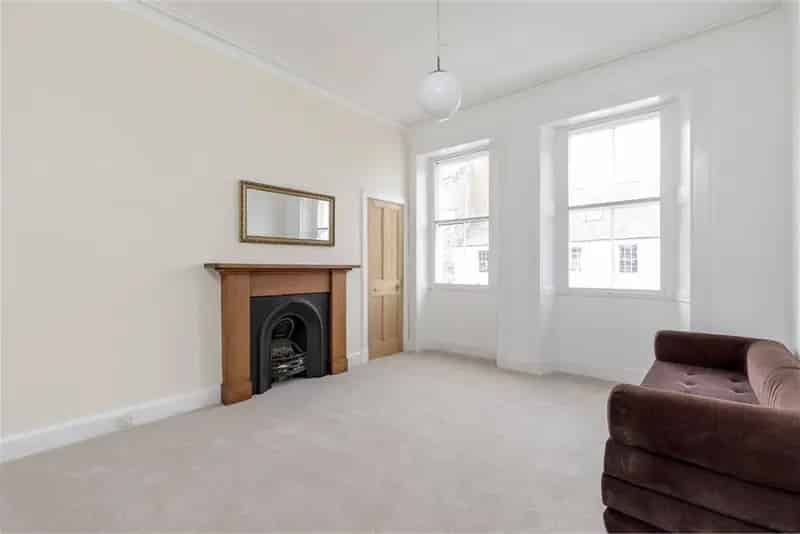 1 Bed Flat Dunbar High Street Coastal Views