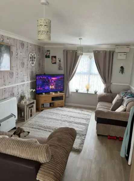 3 Bed House in Ramsey - Large Lounge Diner