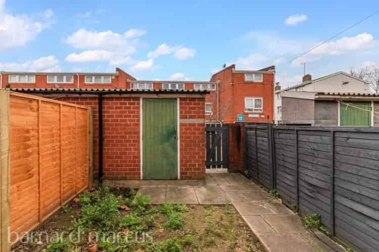 3 Bed Split Level Maisonette Near Peckham Rye Station
