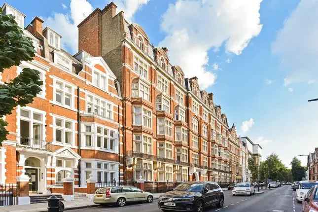 Flat for sale in Palace Court, London W2