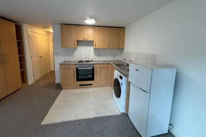 Studio Flat Near Central Station - Ideal Investment or First Time Buy
