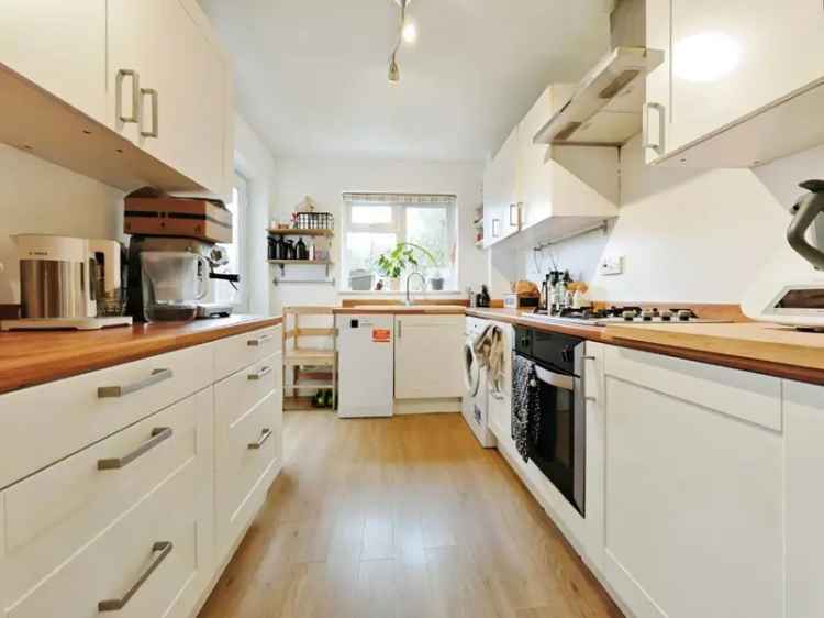 3 Bedroom House For Sale in Woosehill, Wokingham