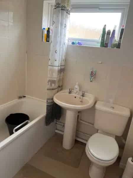 Quiet Family Home near Schools and Shopping