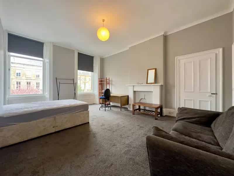 5 Bedroom Flat to Rent