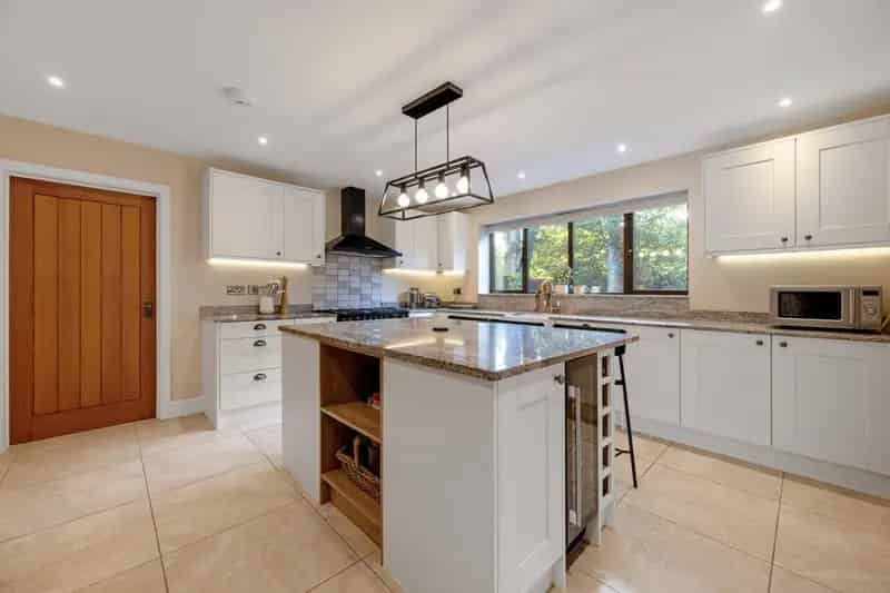 4 Bedroom Detached House For Sale Clifton Upon Dunsmore