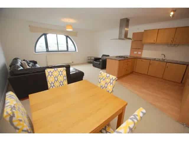 1 Bedroom Flat for Sale - Waterfront Development