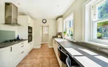 Stunning 4 Bed Family Home with Breathtaking Views