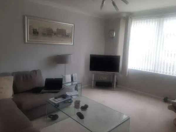 Flat For Rent in East Devon, England