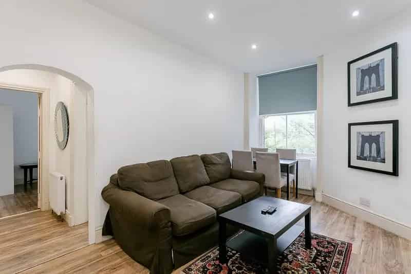 2 Bedroom Flat for Sale in Dalry Edinburgh