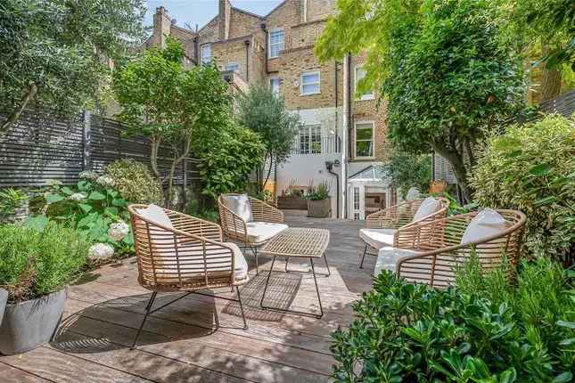 Flat for sale in Cathcart Road, London SW10