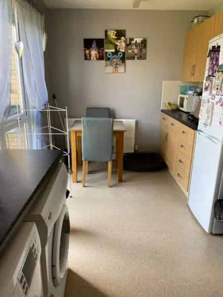 Modern 2 Bed House with Parking and Garden Near Shops and Schools